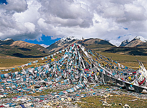 西藏玛尼堆