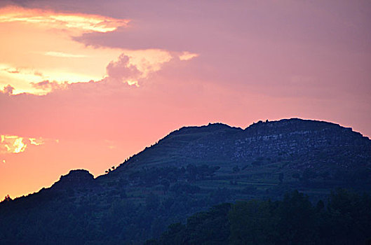 乌蒙山秋高气爽风景美如画,乌蒙山,风景,自然,风光,建筑,民居,美景,田园,天空