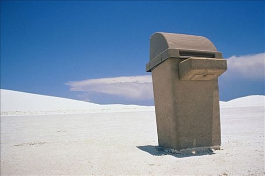 水泥,垃圾桶,中间,沙丘,白沙,国家纪念建筑,新墨西哥,美国