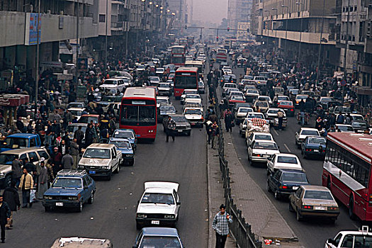 热闹街道,市场,巴格达,城市,伊拉克,钥匙,文字,头像,战争,污染,燃料,油,烟,环境,交通,公共交通,信息,一月,2003年