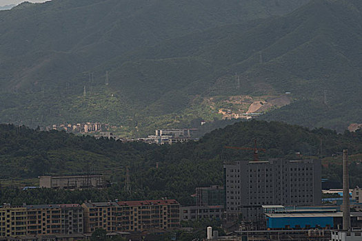 大山,高楼,建筑群,铁塔,河边,农村,田野,草坪