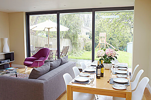 餐桌,白色,经典,壳,椅子,休闲沙发,区域,玻璃墙,花园,风景