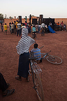 布基纳法索,瓦加杜古,孩子,自行车,看,展示
