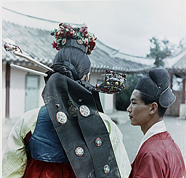 韩国人,情侣,传统服饰