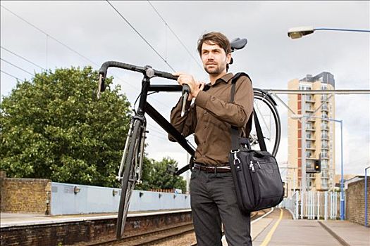 男人,自行车,火车站