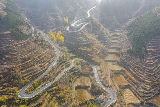 航拍济南金钢纂村的盘山公路