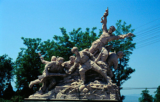 河北省石家庄市平山县西柏坡广场上的雕塑