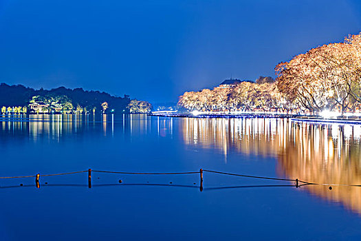 杭州西湖秋景夜景