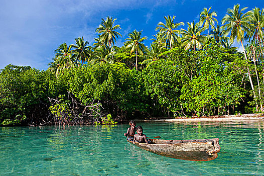 孩子,男孩,坐,独木舟,泻湖,所罗门群岛,太平洋