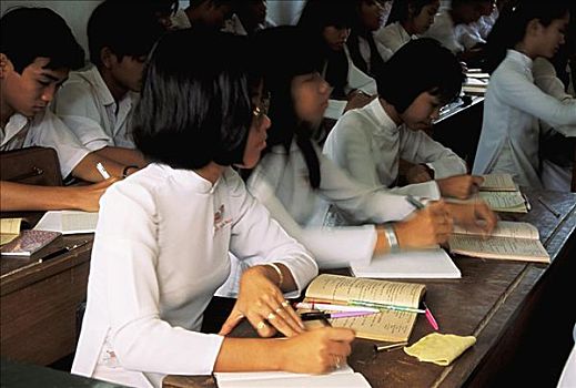 越南,孩子,学生,坐,教室,穿,白色,制服,学习,英文