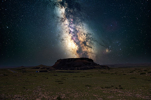 内蒙古乌兰达火山星空银河