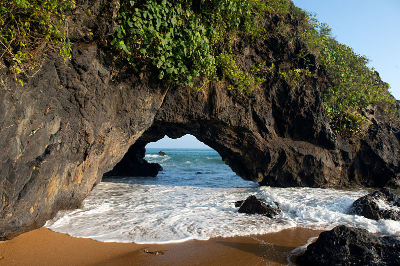 海南万宁山钦湾燕子洞_高清图片_全景视觉