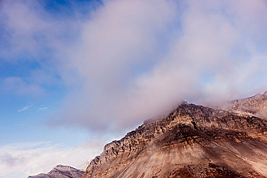 低,云,悬挂,顶端,侵蚀,红色,悬崖,布鲁克斯山,阿拉斯加,美国