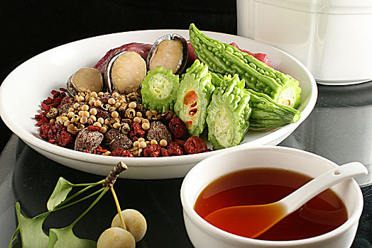 鮑魚苦瓜藥膳湯