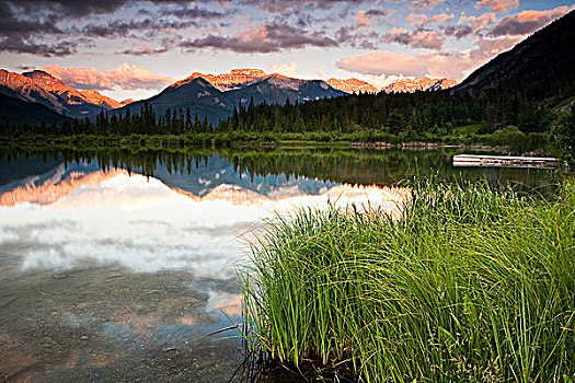 日出,山,发光,弗米利恩湖,巨大,山脉,班芙国家公园,艾伯塔省,加拿大