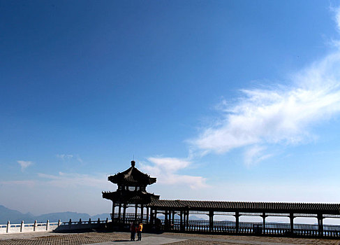北京,郊区,百花山,户外,自然,白天,风景,白云,蓝天,秋天,亭子,长廊,走廊
