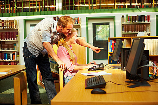 两个,学生,工作,图书馆,电脑