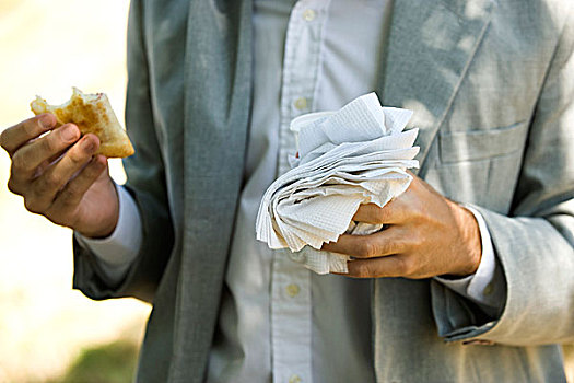 人,拿着,吃过,糕点,一只,手,一次性杯子,餐巾纸
