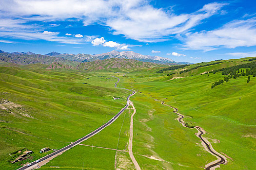 中国新疆伊昭公路沿途风景