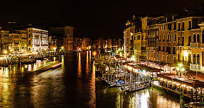 夜晚,威尼斯