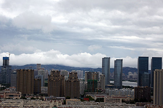 8号台风,巴威,威力巨大,暴雨大风轮番袭击下的城市