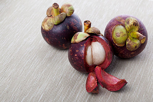 fresh,mangosteens