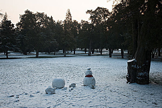 堆集的雪人