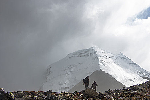 攀登雪山