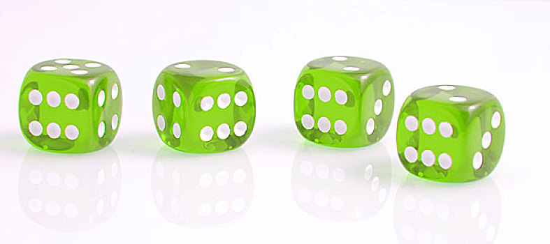 四个,绿色,骰子