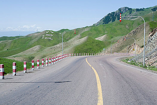 新疆伊犁地区－特克斯公路