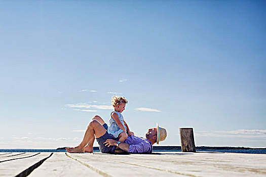 女性,幼儿,父亲,码头,瑞典
