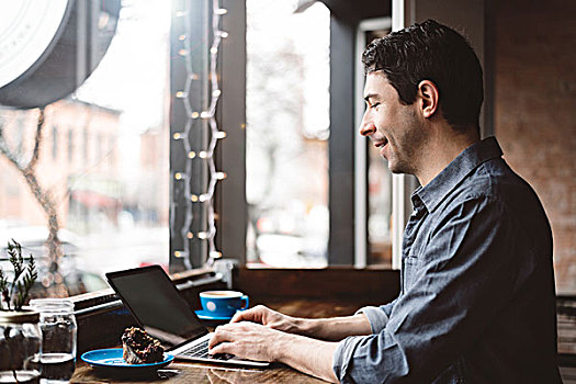 男人,工作,笔记本电脑,咖啡