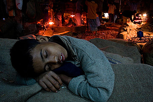 孩子,劳工,黄麻袋,批发,市场,达卡,城市,孟加拉,二月,2008年