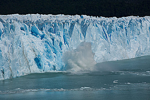 莫雷诺冰川,阿根廷湖,洛斯格拉希亚雷斯国家公园,巴塔哥尼亚,阿根廷,南美