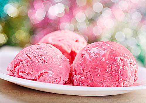 舀具,草莓冰激凌,盘子
