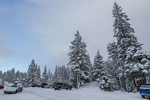 美国俄勒冈雪后山村