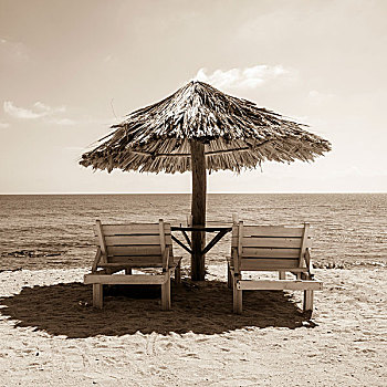 休闲椅,遮阳伞,海滩,海湾群岛,洪都拉斯