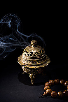 香炉和佛珠
