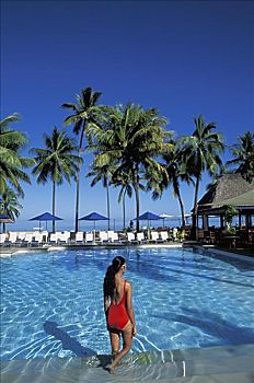 斐济,珊瑚海岸,香格里拉,胜地,女人,涉水,水池,棕榈树,蓝天