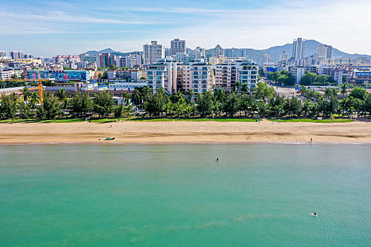 航拍海南三亚湾旅游度假区海水浴场椰林沙滩