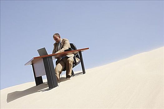 商务人士,书桌,上面,沙丘