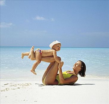 女青年,母亲,玩,孩子,海滩,海洋,休假,夏天