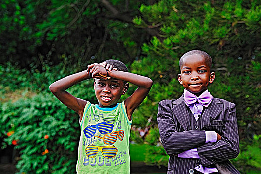 两个孩子,议会,花园,温得和克,纳米比亚,非洲
