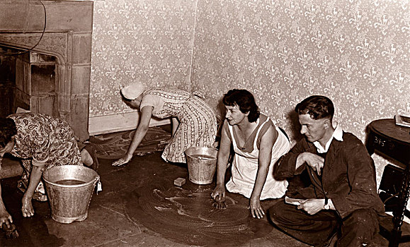三个女人,擦洗,大理石地板,膝,艺术家,未知
