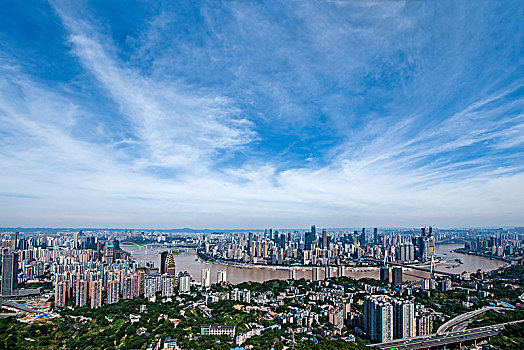 2020年重庆市南岸区南山老君洞道观俯瞰重庆渝中与南岸两区
