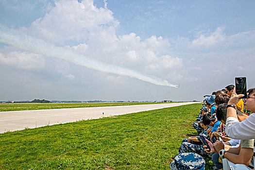 飞机航空表演