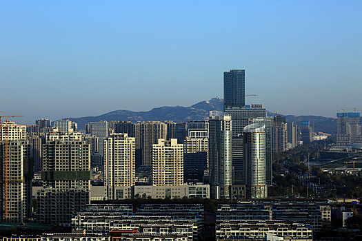 山东省日照市,风雨过后是晴天丽日,实拍晨曦里的海边小城