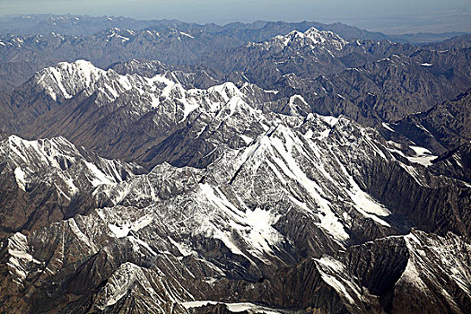 天山山脉地形地貌,天山山脉,依连哈比尔尕山