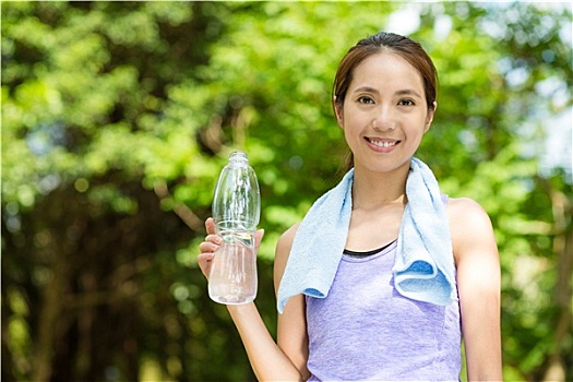 女性,跑步,休息,饮用水