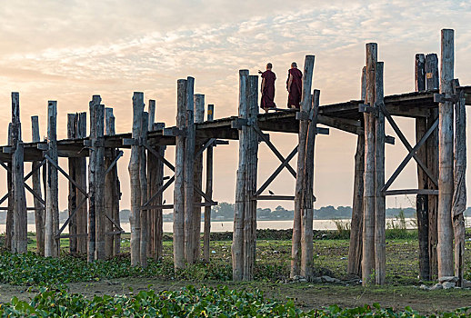 和尚,走,乌本桥,上方,陶塔曼湖,阿马拉布拉,缅甸,亚洲